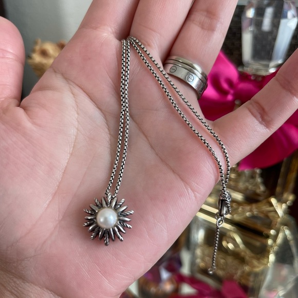 Auth David Yurman 18” Pearl Starburst Necklace - Picture 2 of 7